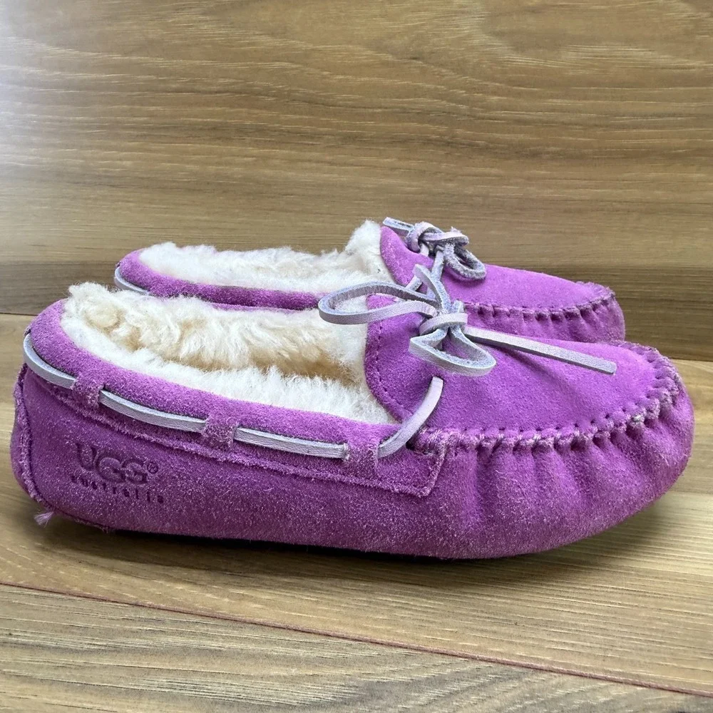 UGG Dakota Slippers Little Girls 11 Toddler Purple Suede Shearling fur Lined